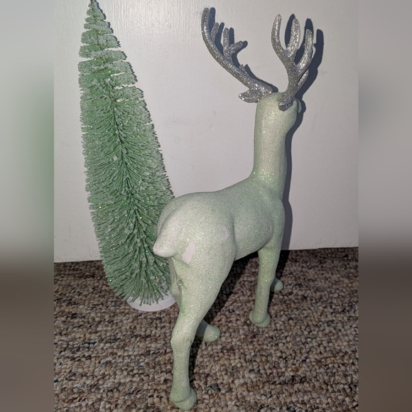 Elegant Green Reindeer and Tree Holiday Decor - Picture 4 of 4